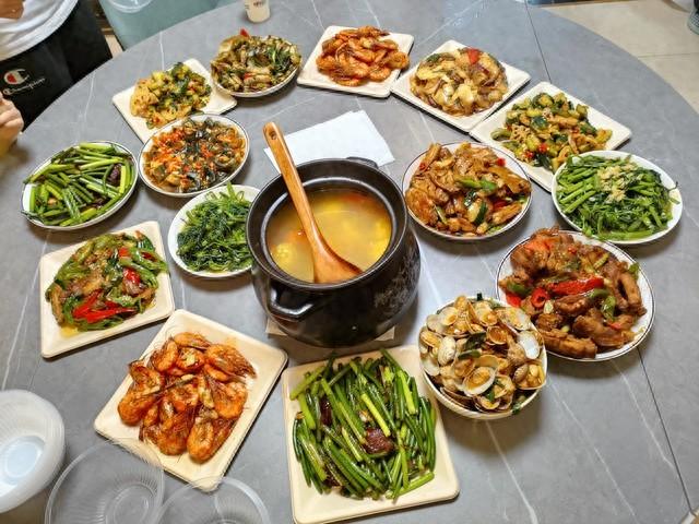 皖西六安市土菜馆：石锅鱼杂和老鹅汤